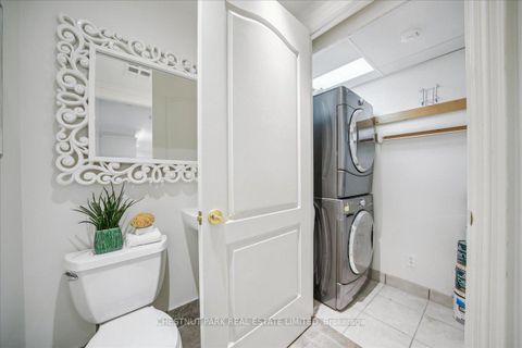 Photo 11 at 203 - 33 Delisle Avenue, St. Clair, Toronto