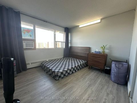 Photo 10 at 1401 - 100 Leeward Glenway, Flemingdon Park, Toronto