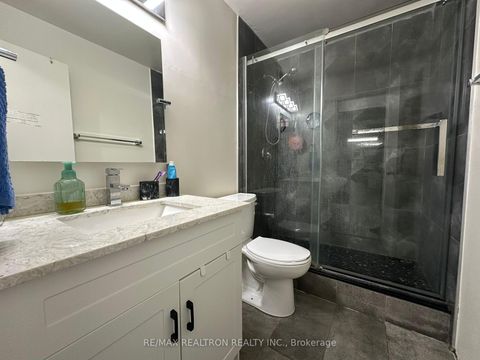 Photo 13 at 1401 - 100 Leeward Glenway, Flemingdon Park, Toronto