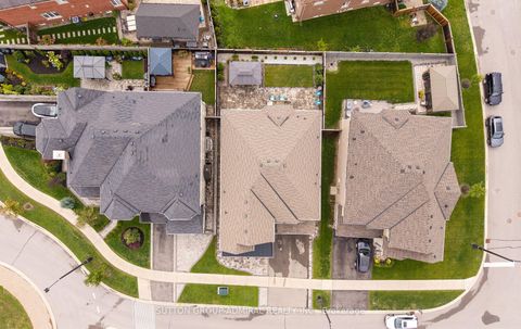Photo 2 at 43 Fairmont Ridge Trail, Nobleton, King