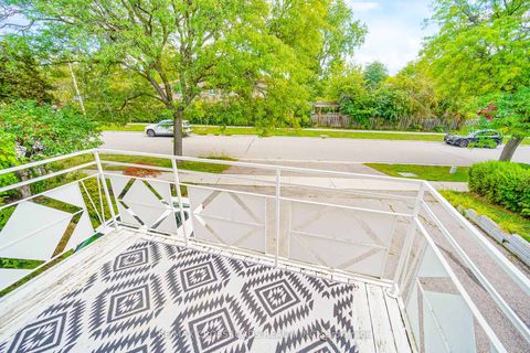 Photo 3 at 8 Topaz Gate, Steeles, Toronto