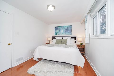 Photo 17 at 8 Topaz Gate, Steeles, Toronto