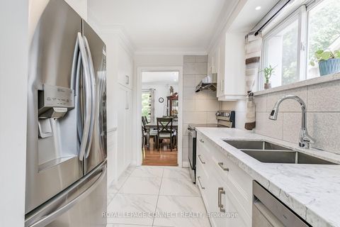 Photo 8 at 27 Horton Boulevard, Eglinton East, Toronto