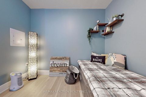 Photo 15 at 4121 - 585 Bloor Street E, North St. James Town, Toronto