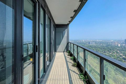 Photo 17 at 4121 - 585 Bloor Street E, North St. James Town, Toronto