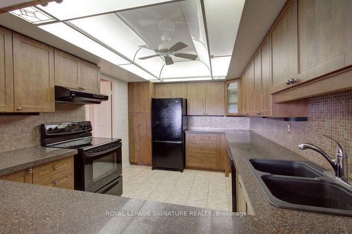 Photo 12 at 704 - 1271 Walden Circle, Clarkson, Mississauga