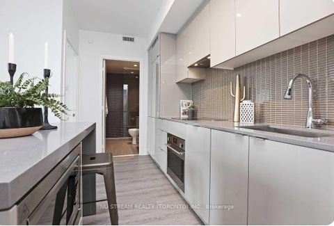 Photo 4 at 1712 - 7 Grenville Street, Bay Street Corridor, Toronto