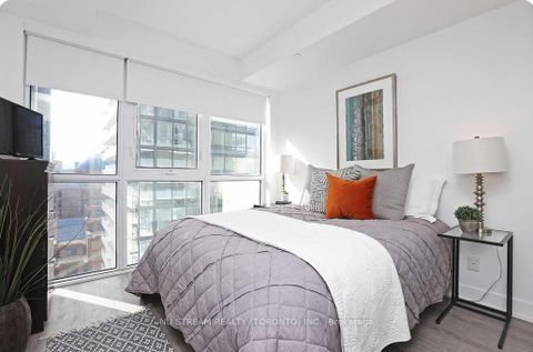 Photo 8 at 1712 - 7 Grenville Street, Bay Street Corridor, Toronto