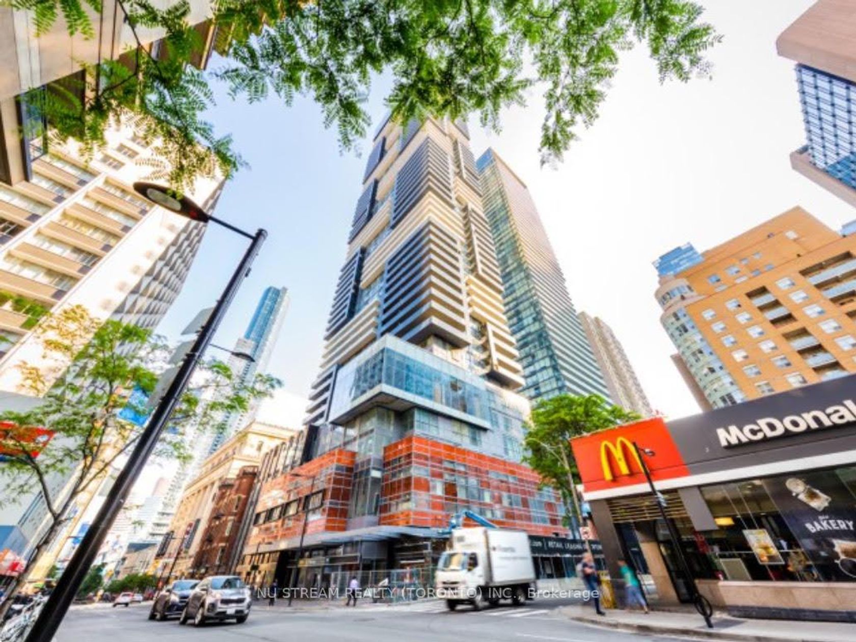 1712 - 7 Grenville Street, Bay Street Corridor, Toronto 