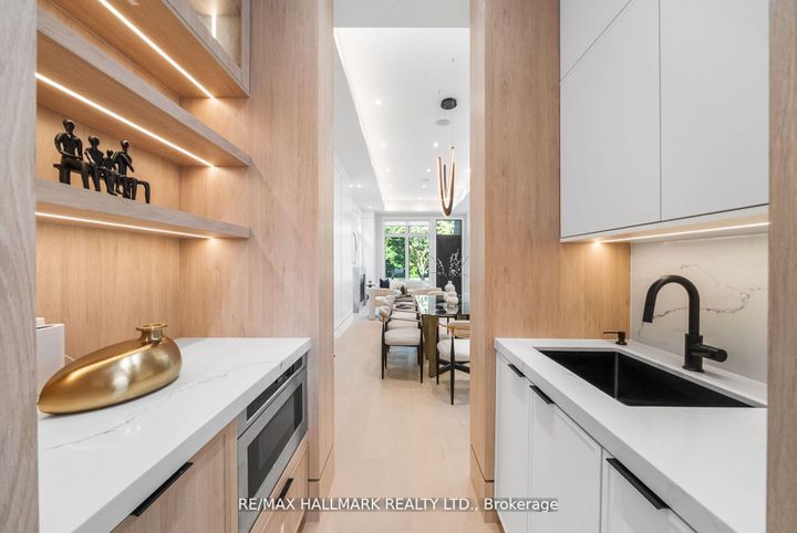 Photo 13 at 112 Randolph Road, Leaside, Toronto