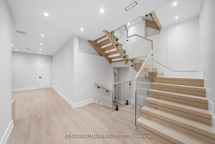 Photo 33 at 112 Randolph Road, Leaside, Toronto