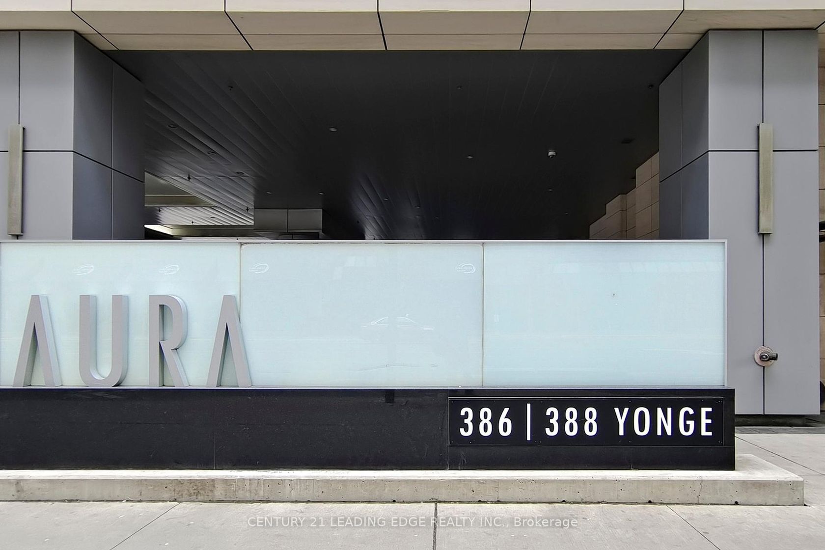 1904 - 386 Yonge Street, Bay Street Corridor, Toronto 