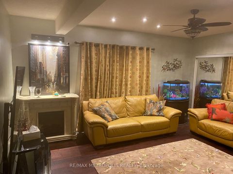 Photo 2 at 80 Orsett Street, CP College Park, Oakville