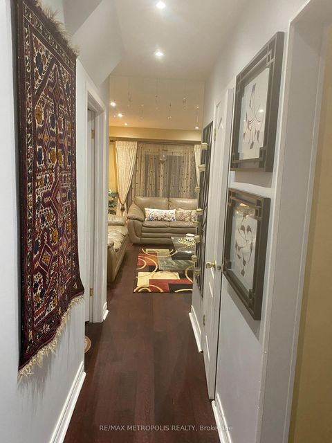 Photo 3 at 80 Orsett Street, CP College Park, Oakville