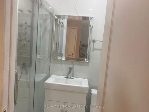 Photo 8 at 80 Orsett Street, CP College Park, Oakville