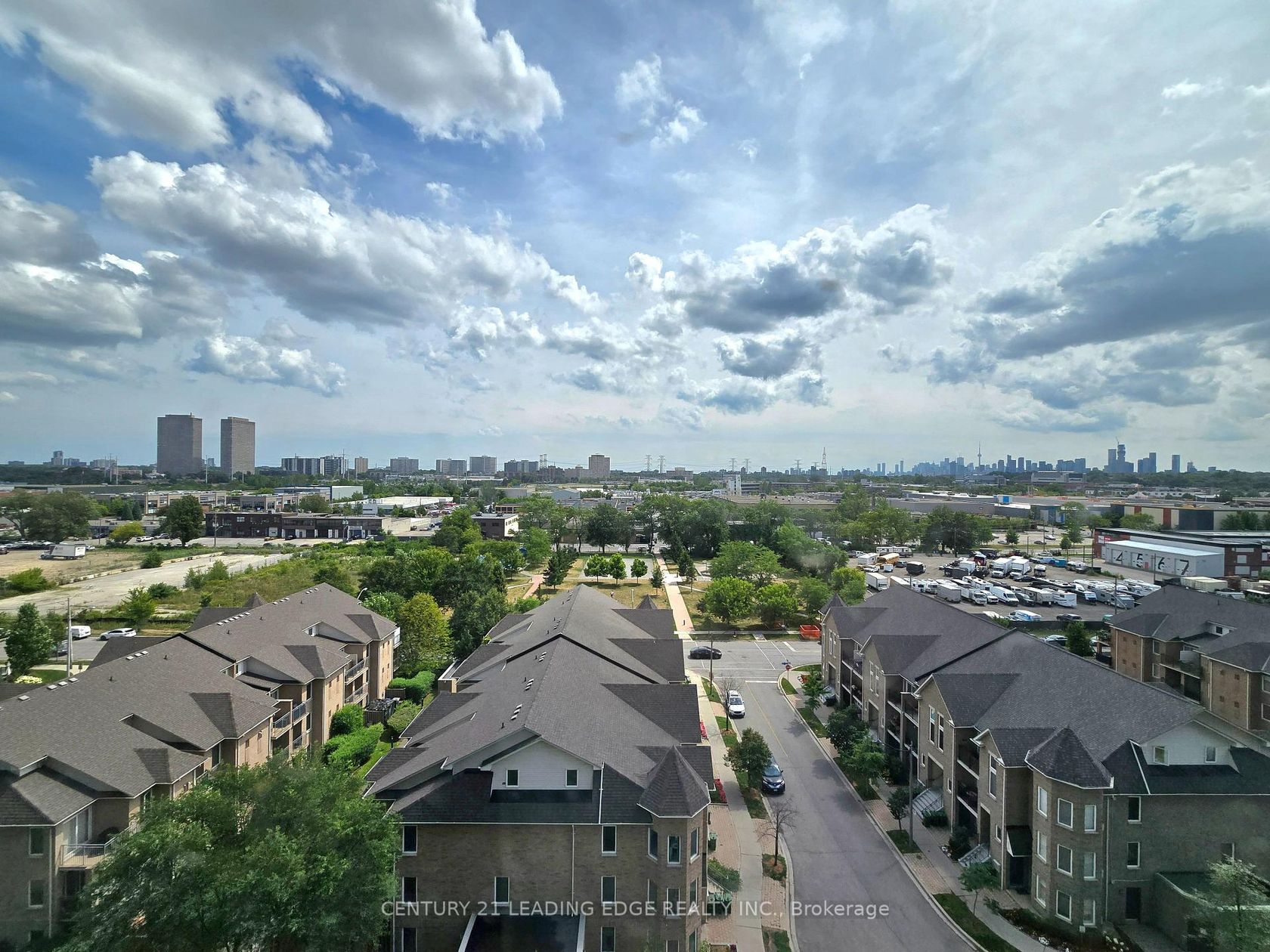 914 - 35 Brian Peck Crescent, Thorncliffe Park, Toronto 