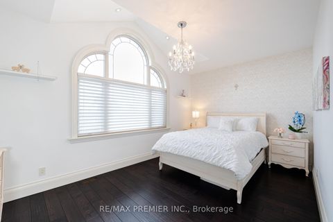 Photo 23 at 28 Ellerby Square N, West Woodbridge, Vaughan