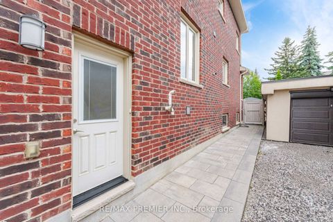 Photo 32 at 28 Ellerby Square N, West Woodbridge, Vaughan