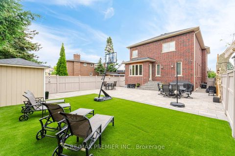 Photo 35 at 28 Ellerby Square N, West Woodbridge, Vaughan