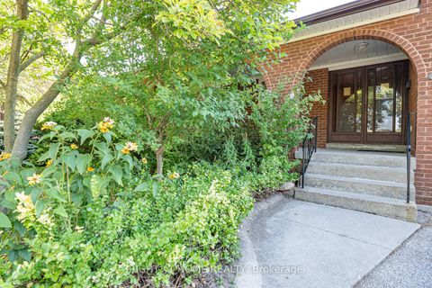 Photo 2 at 5 Greyswood Court, Humber Heights, Toronto