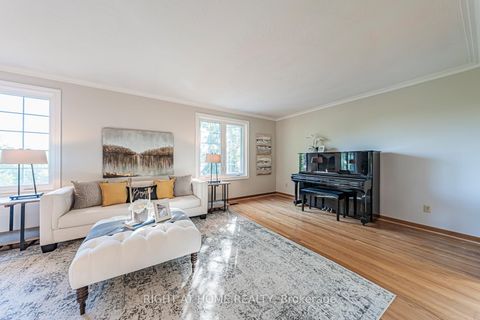 Photo 9 at 5 Greyswood Court, Humber Heights, Toronto