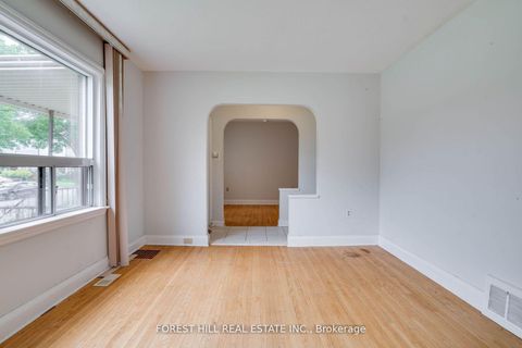 Photo 12 at 160 Pleasant Avenue, Newtonbrook West, Toronto