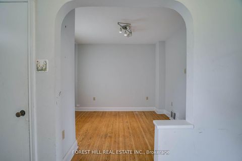 Photo 13 at 160 Pleasant Avenue, Newtonbrook West, Toronto