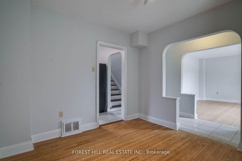 Photo 15 at 160 Pleasant Avenue, Newtonbrook West, Toronto