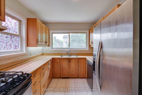 Photo 16 at 160 Pleasant Avenue, Newtonbrook West, Toronto