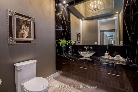 Photo 7 at 32 Sevilla Boulevard, Kleinburg, Vaughan