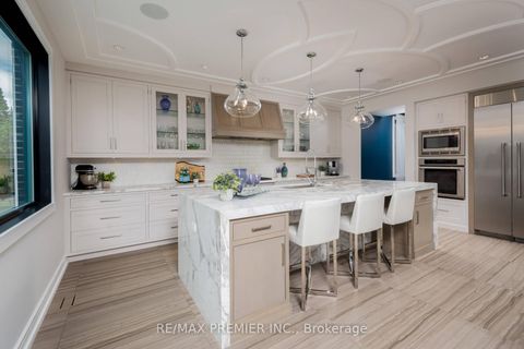 Photo 13 at 32 Sevilla Boulevard, Kleinburg, Vaughan