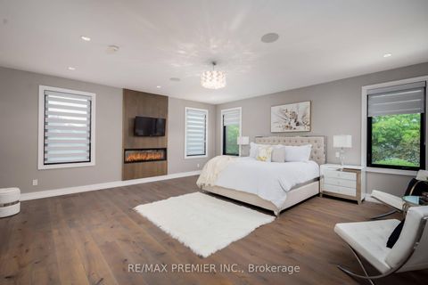 Photo 22 at 32 Sevilla Boulevard, Kleinburg, Vaughan