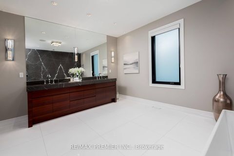 Photo 23 at 32 Sevilla Boulevard, Kleinburg, Vaughan