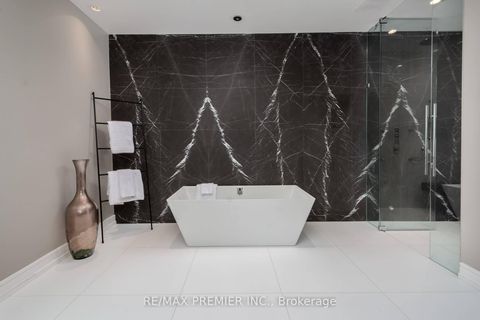 Photo 24 at 32 Sevilla Boulevard, Kleinburg, Vaughan