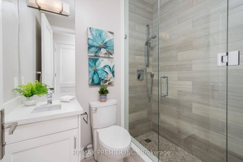 Photo 35 at 32 Sevilla Boulevard, Kleinburg, Vaughan