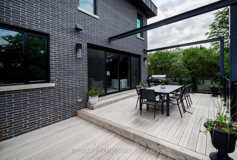 Photo 45 at 32 Sevilla Boulevard, Kleinburg, Vaughan