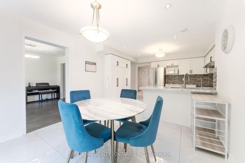 Photo 2 at 38 Desert View Crescent, Westbrook, Richmond Hill