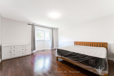 Photo 9 at 38 Desert View Crescent, Westbrook, Richmond Hill
