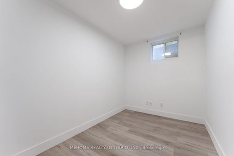 Photo 13 at 38 Desert View Crescent, Westbrook, Richmond Hill