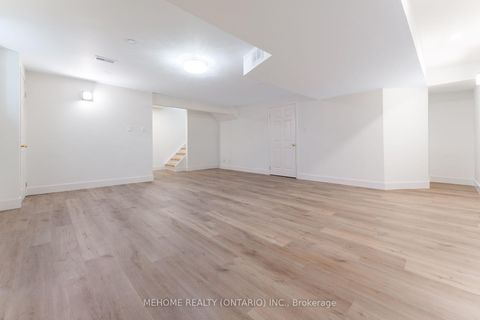 Photo 14 at 38 Desert View Crescent, Westbrook, Richmond Hill