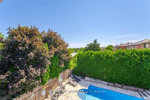 Photo 3 at 125 Ferndale Drive S, Ardagh, Barrie Photo 3 at 125 Ferndale Drive S, Ardagh, Barrie