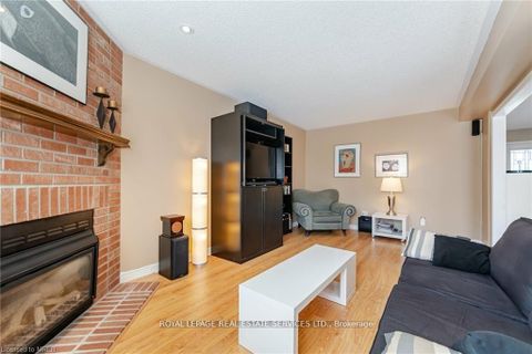 Photo 7 at 125 Ferndale Drive S, Ardagh, Barrie Photo 7 at 125 Ferndale Drive S, Ardagh, Barrie