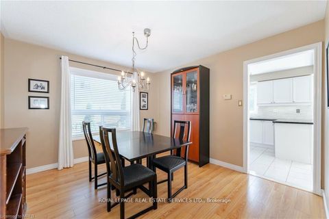 Photo 15 at 125 Ferndale Drive S, Ardagh, Barrie Photo 15 at 125 Ferndale Drive S, Ardagh, Barrie