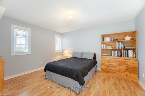 Photo 27 at 125 Ferndale Drive S, Ardagh, Barrie Photo 27 at 125 Ferndale Drive S, Ardagh, Barrie
