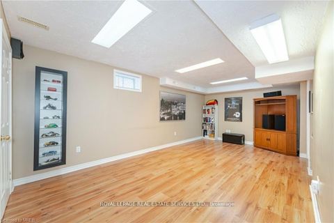 Photo 34 at 125 Ferndale Drive S, Ardagh, Barrie Photo 34 at 125 Ferndale Drive S, Ardagh, Barrie