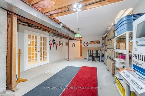 Photo 36 at 125 Ferndale Drive S, Ardagh, Barrie