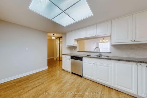 Photo 10 at 1107 - 7601 Bathurst Street, Yorkhill, Vaughan