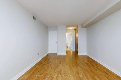 Photo 13 at 1107 - 7601 Bathurst Street, Yorkhill, Vaughan