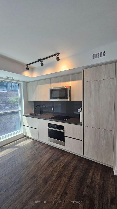 Photo 8 at 703 - 327 King Street W, Waterfront Communities C1, Toronto