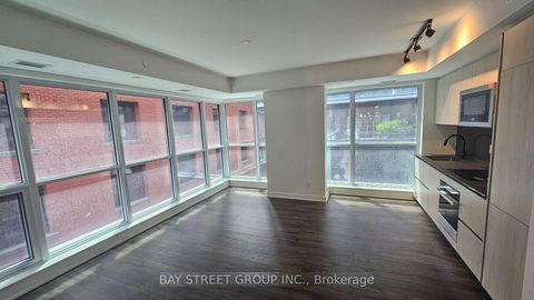 Photo 10 at 703 - 327 King Street W, Waterfront Communities C1, Toronto